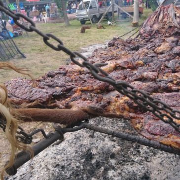 Uruguay Gourmetreise: Rindfleisch mit Haut und Haaren grillen wie die Gauchos